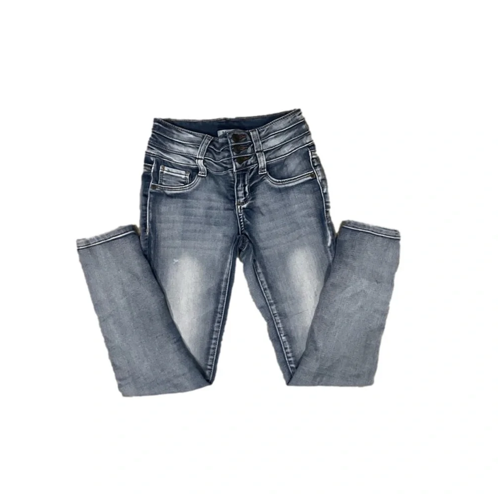 ⭐️ Mudd Girls Three Button high rise, Denim Jeggings stretch 8. 5/$25